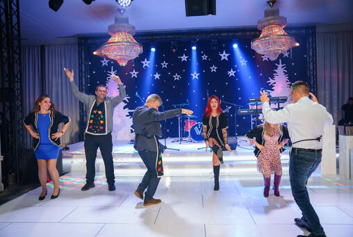 Christmas Party Games & Entertainment | Party Service