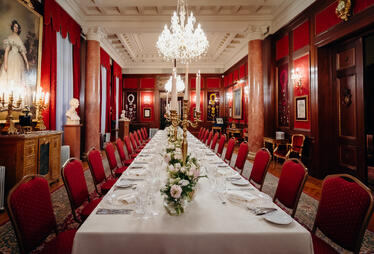 Elegant gala dinner table setting – Party Service