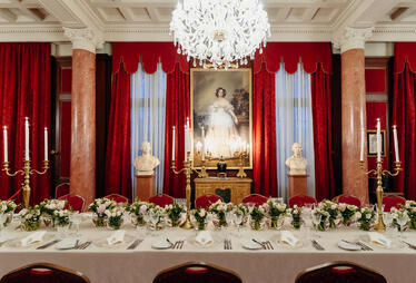 Elegant gala dinner table setting – Party Service